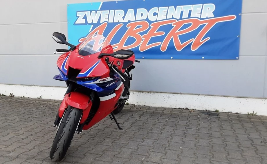 Offer Honda CBR1000RR-R Fireblade Bild 8: Offer Honda CBR1000RR-R Fireblade