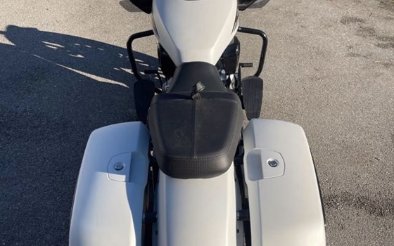 Gebrauchtmotorrad Indian Challenger Dark Horse - Bild 5