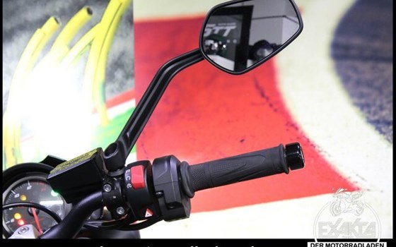 Gebrauchtmotorrad Triumph Street Triple 765 R - Bild 17