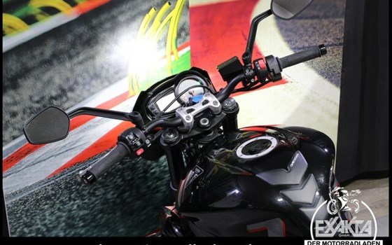 Gebrauchtmotorrad Triumph Street Triple 765 R - Bild 9