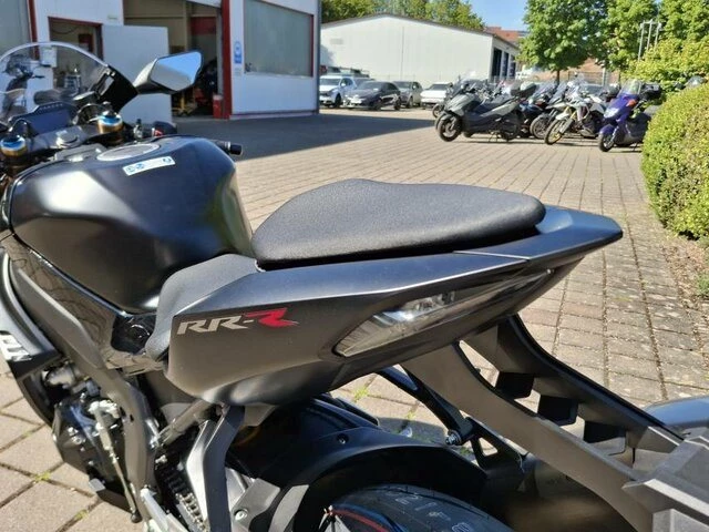 Offer Honda CBR1000RR Fireblade Bild 10: Offer Honda CBR1000RR Fireblade