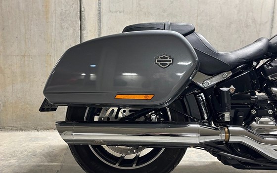 Gebrauchtmotorrad Harley-Davidson Softail Sport Glide FLSB - Bild 4 Gebrauchtmotorrad Harley-Davidson Softail Sport Glide FLSB - Bild 4