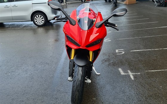 Neufahrzeug Ducati Panigale V2 S - Bild 9 Neufahrzeug Ducati Panigale V2 S - Bild 9