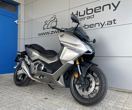 Gebrauchtmotorrad Honda Forza 750