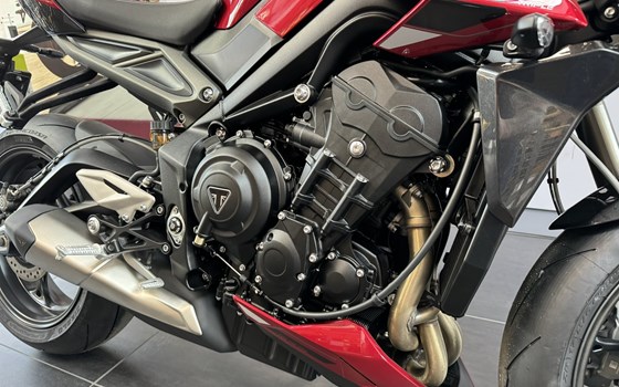 Neufahrzeug Triumph Street Triple 765 RS - Bild 11