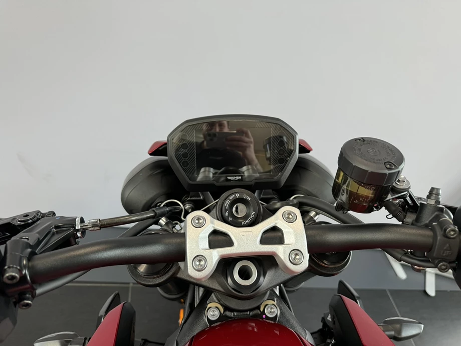 Angebot Triumph Street Triple 765 R A2 Bild 8: Angebot Triumph Street Triple 765 R A2
