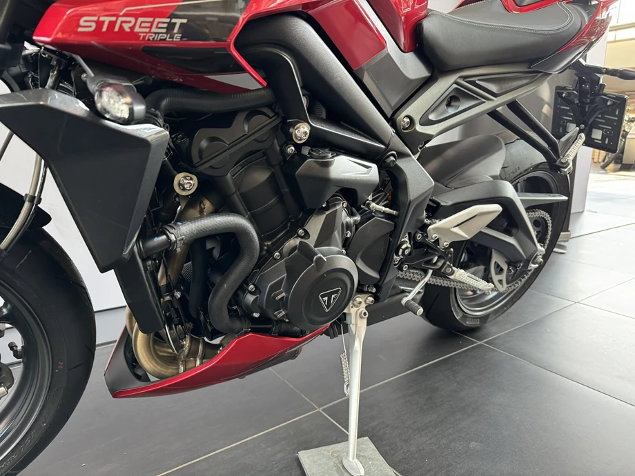 Angebot Triumph Street Triple 765 R A2 Bild 9: Angebot Triumph Street Triple 765 R A2