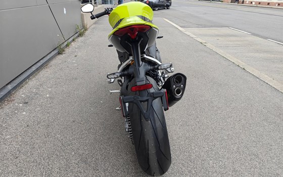 Neufahrzeug Triumph Speed Triple 1200 RX - Bild 5 Neufahrzeug Triumph Speed Triple 1200 RX - Bild 5
