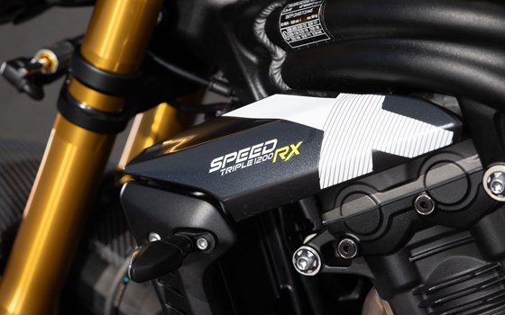 Neufahrzeug Triumph Speed Triple 1200 RX - Bild 12 Neufahrzeug Triumph Speed Triple 1200 RX - Bild 12
