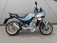 Neumotorrad Moto Guzzi V100 Mandello S 