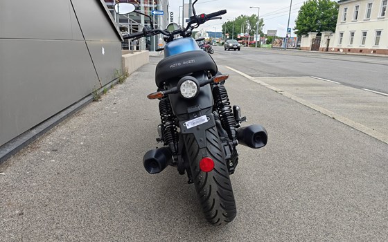 Neufahrzeug Moto Guzzi V7 Stone - Bild 5 Neufahrzeug Moto Guzzi V7 Stone - Bild 5