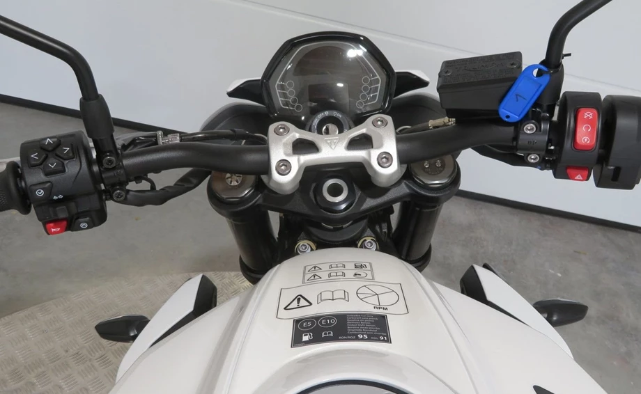 Angebot Triumph Street Triple R Bild 2: Angebot Triumph Street Triple R