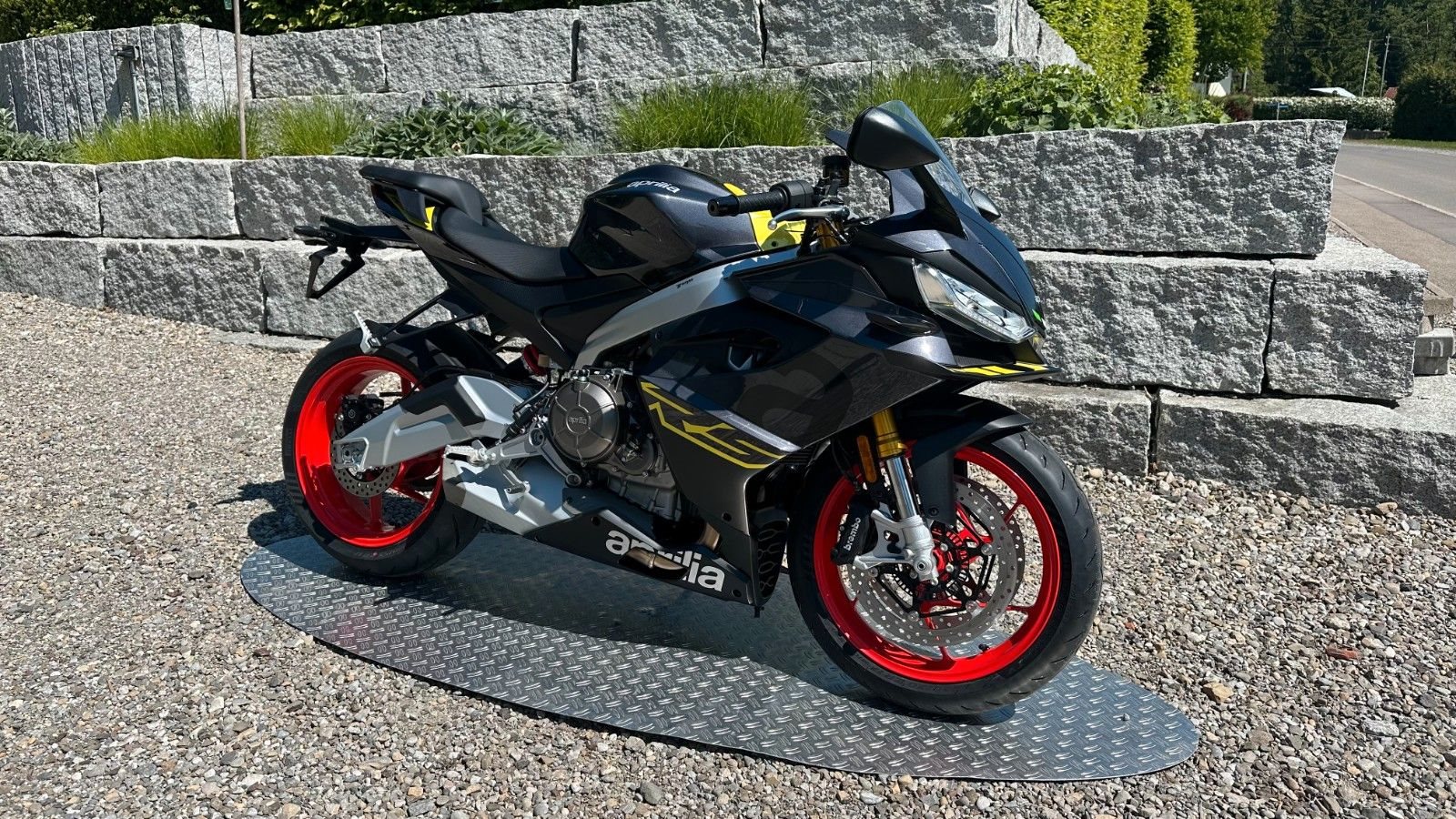 Aprilia RS 660