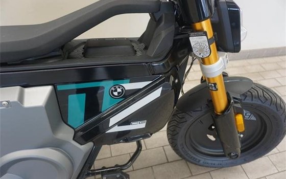 Gebrauchtmotorrad BMW CE 02 4kW - Bild 3 Gebrauchtmotorrad BMW CE 02 4kW - Bild 3