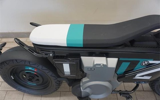 Gebrauchtmotorrad BMW CE 02 4kW - Bild 4 Gebrauchtmotorrad BMW CE 02 4kW - Bild 4