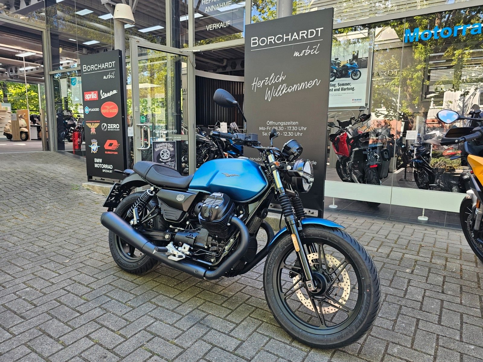 Moto Guzzi V7 Stone