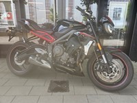 Gebrauchtmotorrad Triumph Street Triple 765 R 