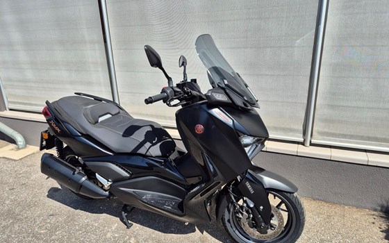 Gebrauchtmotorrad Yamaha XMAX 300 Tech MAX - Bild 2 Gebrauchtmotorrad Yamaha XMAX 300 Tech MAX - Bild 2