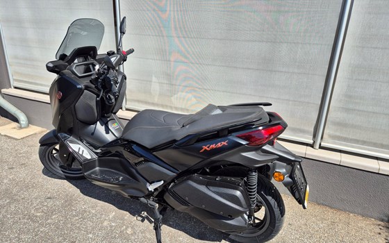 Gebrauchtmotorrad Yamaha XMAX 300 Tech MAX - Bild 6 Gebrauchtmotorrad Yamaha XMAX 300 Tech MAX - Bild 6