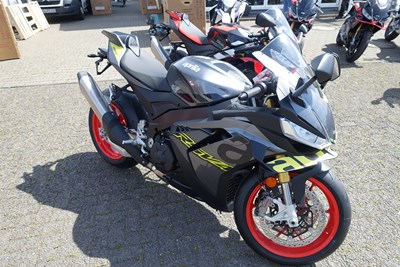 RSV4 1100