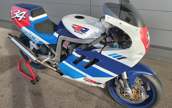 Gebrauchtmotorrad Suzuki GSX-R 1100 - Bild 3 Gebrauchtmotorrad Suzuki GSX-R 1100 - Bild 3
