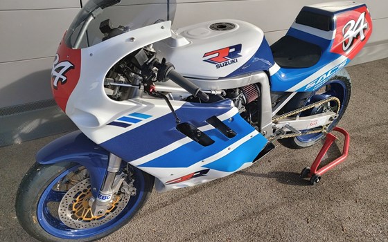 Gebrauchtmotorrad Suzuki GSX-R 1100 - Bild 6 Gebrauchtmotorrad Suzuki GSX-R 1100 - Bild 6