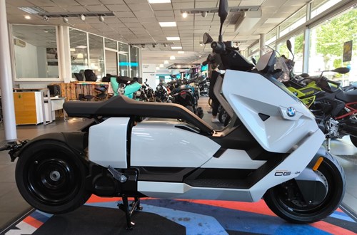 BMW CE 04