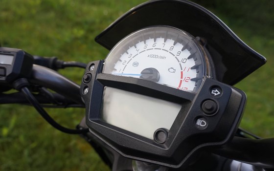 Motorrad Occasion Kawasaki ER-6n - Bild 9