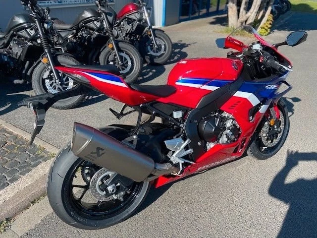 Angebot Honda CBR1000RR-R Fireblade Bild 2: Angebot Honda CBR1000RR-R Fireblade