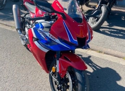Gebrauchtmotorrad Honda CBR1000RR-R Fireblade - Bild 3