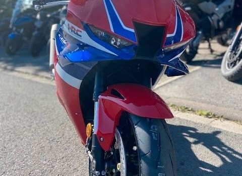 Gebrauchtmotorrad Honda CBR1000RR-R Fireblade - Bild 5