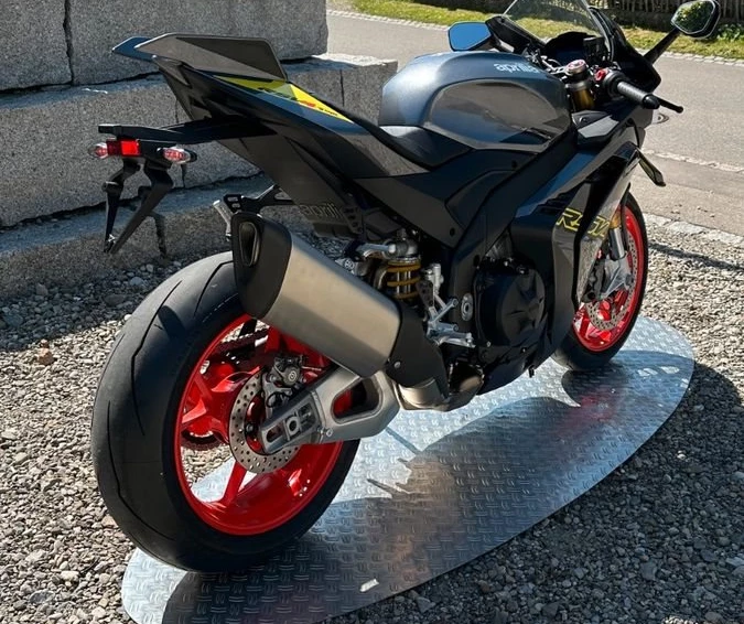 Angebot Aprilia RSV4 1100 Bild 10: Angebot Aprilia RSV4 1100