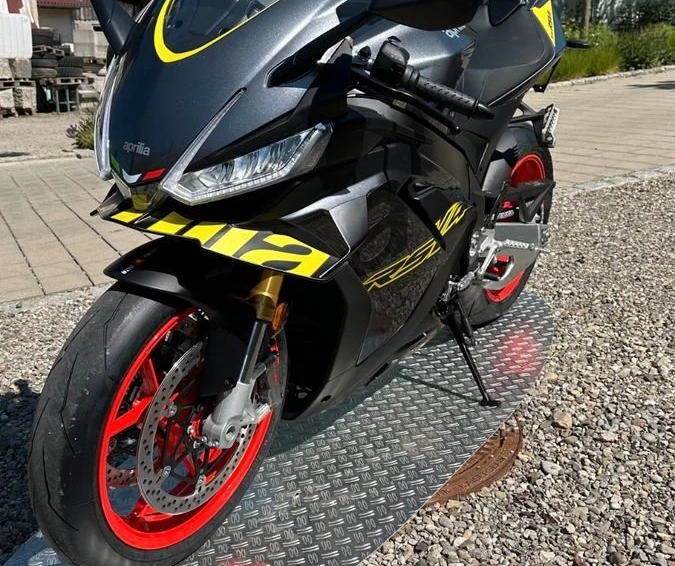 Angebot Aprilia RSV4 1100 Bild 2: Angebot Aprilia RSV4 1100