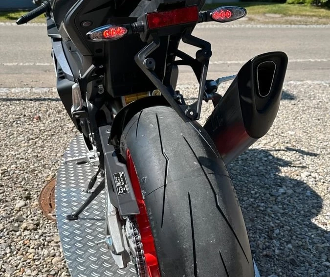 Angebot Aprilia RSV4 1100 Bild 6: Angebot Aprilia RSV4 1100