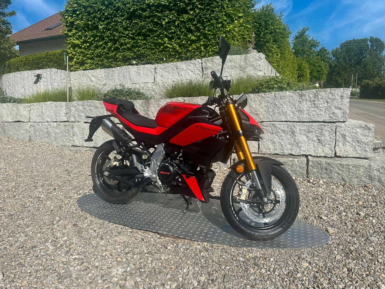 Fantic Stealth 125