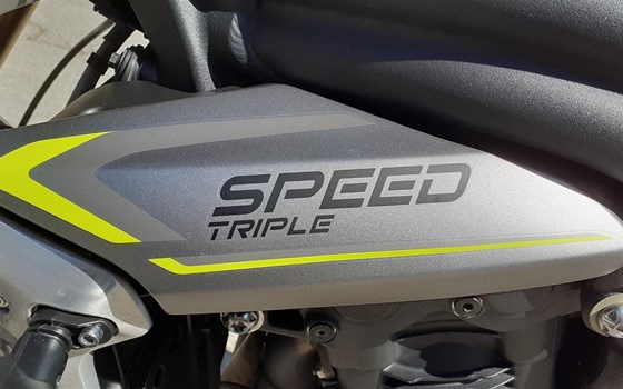 Gebrauchtmotorrad Triumph Speed Triple 1200 RS - Bild 13 Gebrauchtmotorrad Triumph Speed Triple 1200 RS - Bild 13