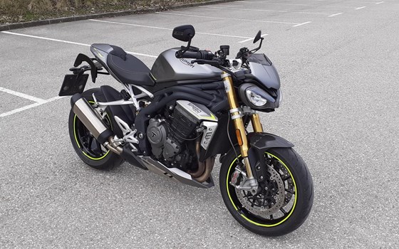 Gebrauchtmotorrad Triumph Speed Triple 1200 RS - Bild 3 Gebrauchtmotorrad Triumph Speed Triple 1200 RS - Bild 3