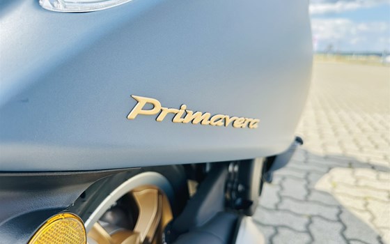 Neufahrzeug Vespa Primavera 125 Officina 8 - Bild 15