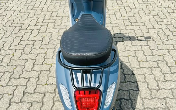 Neufahrzeug Vespa Primavera 125 Officina 8 - Bild 4