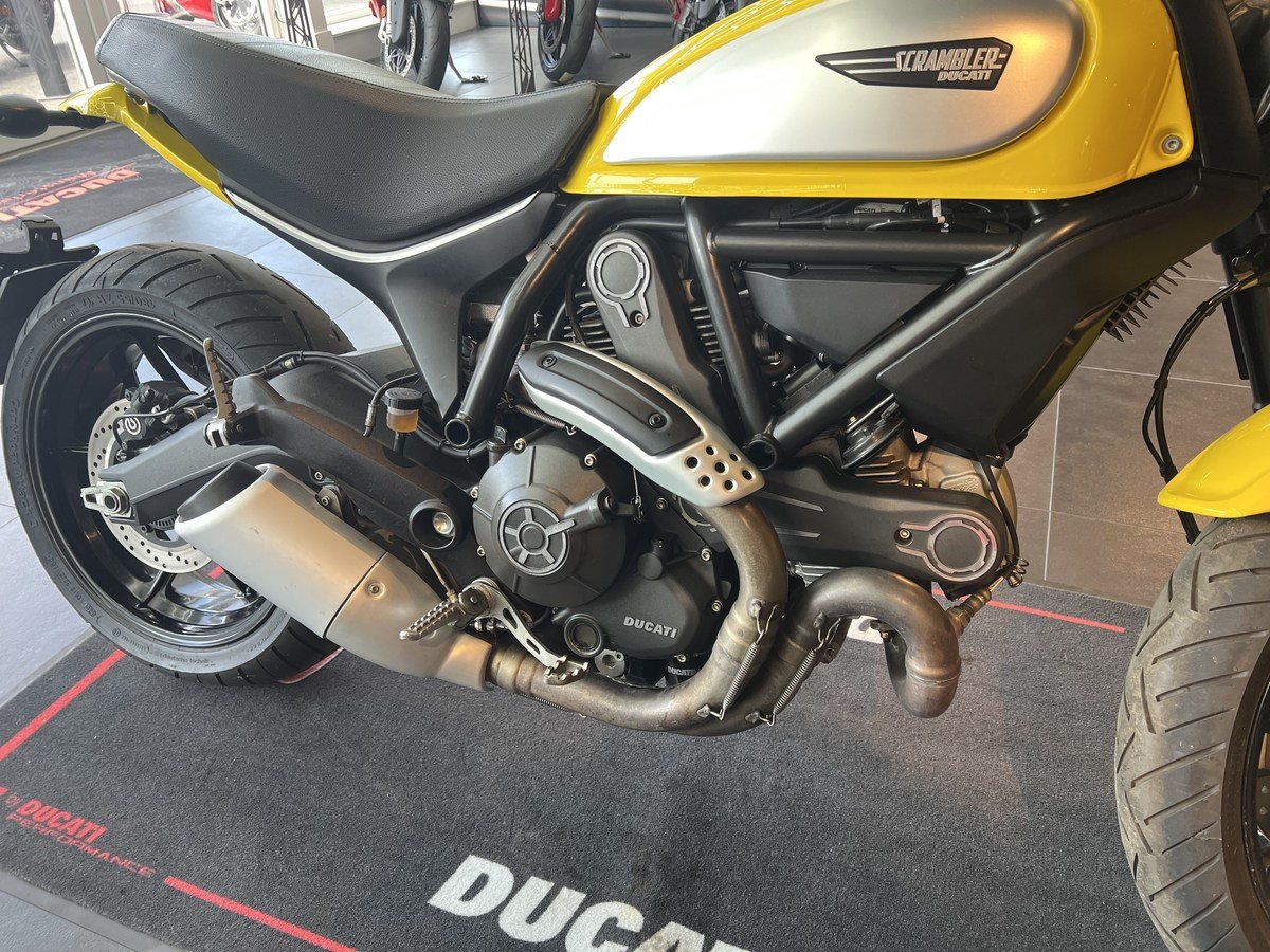 Ducati Scrambler 10° Anniversario Rizoma Edition 