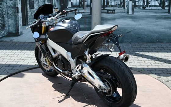 Gebrauchtmotorrad Aprilia Tuono V4 R APRC - Bild 11