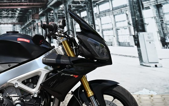 Gebrauchtmotorrad Aprilia Tuono V4 R APRC - Bild 2