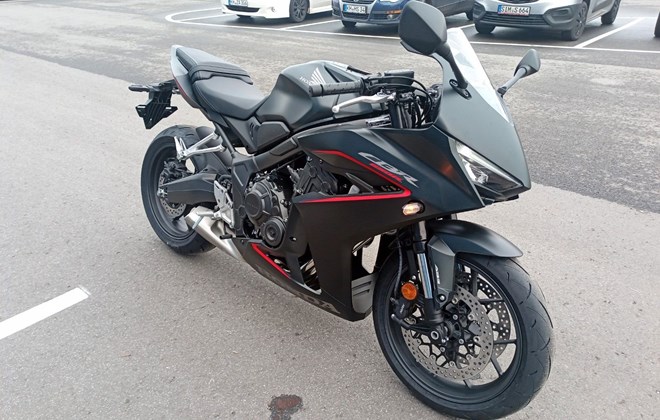 Honda CBR650R E-Clutch