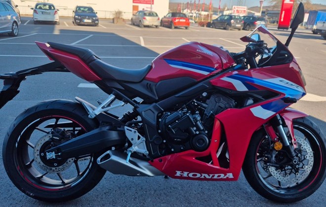 Honda CBR650R E-Clutch