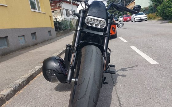 Gebrauchtmotorrad Harley-Davidson Sportster S RH1250S - Bild 12 Gebrauchtmotorrad Harley-Davidson Sportster S RH1250S - Bild 12