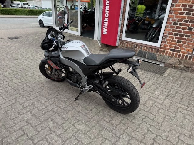 Angebot Aprilia Tuono 125 Bild 3: Angebot Aprilia Tuono 125
