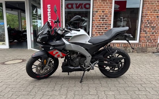 Gebrauchtmotorrad Aprilia Tuono 125 - Bild 4