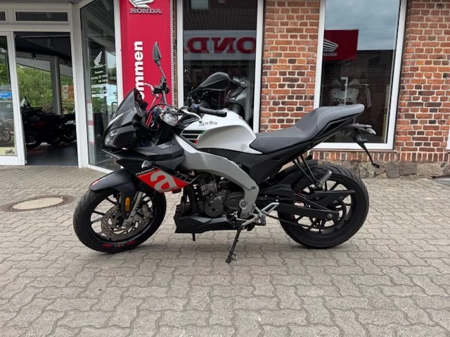 Angebot Aprilia Tuono 125 Bild 4: Angebot Aprilia Tuono 125