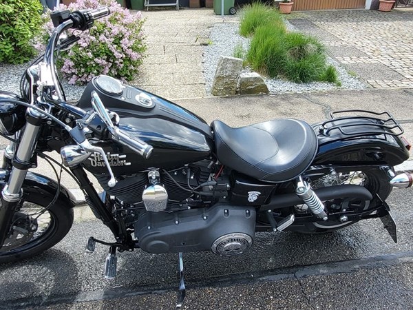 Gebrauchtmotorrad Harley-Davidson Dyna Street Bob FXDB