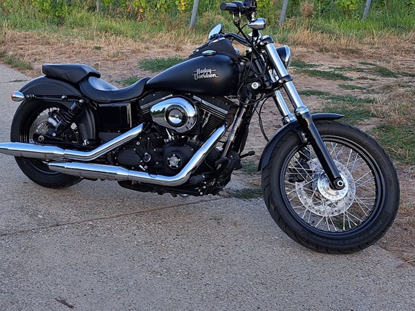 Gebrauchtmotorrad Harley-Davidson Dyna Street Bob FXDB